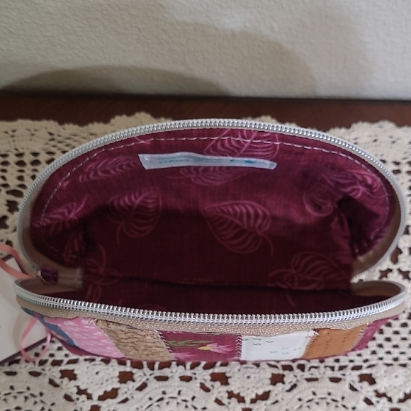 Handmade Avie's Place Quilted Patchwork Zippered Pouch Cosmetic Bag NWT - Picture 4 of 4